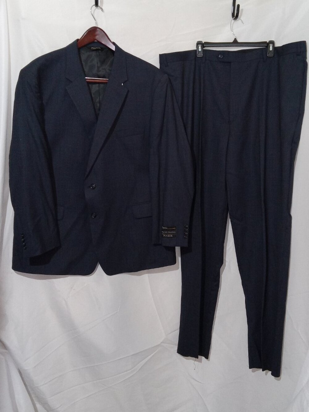 Jos A Bank Executive Collection Superfine Wool Suit 52R 48W NWT $650